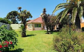 Casa de Piedra - a 2 cuadras del mar - solo familias